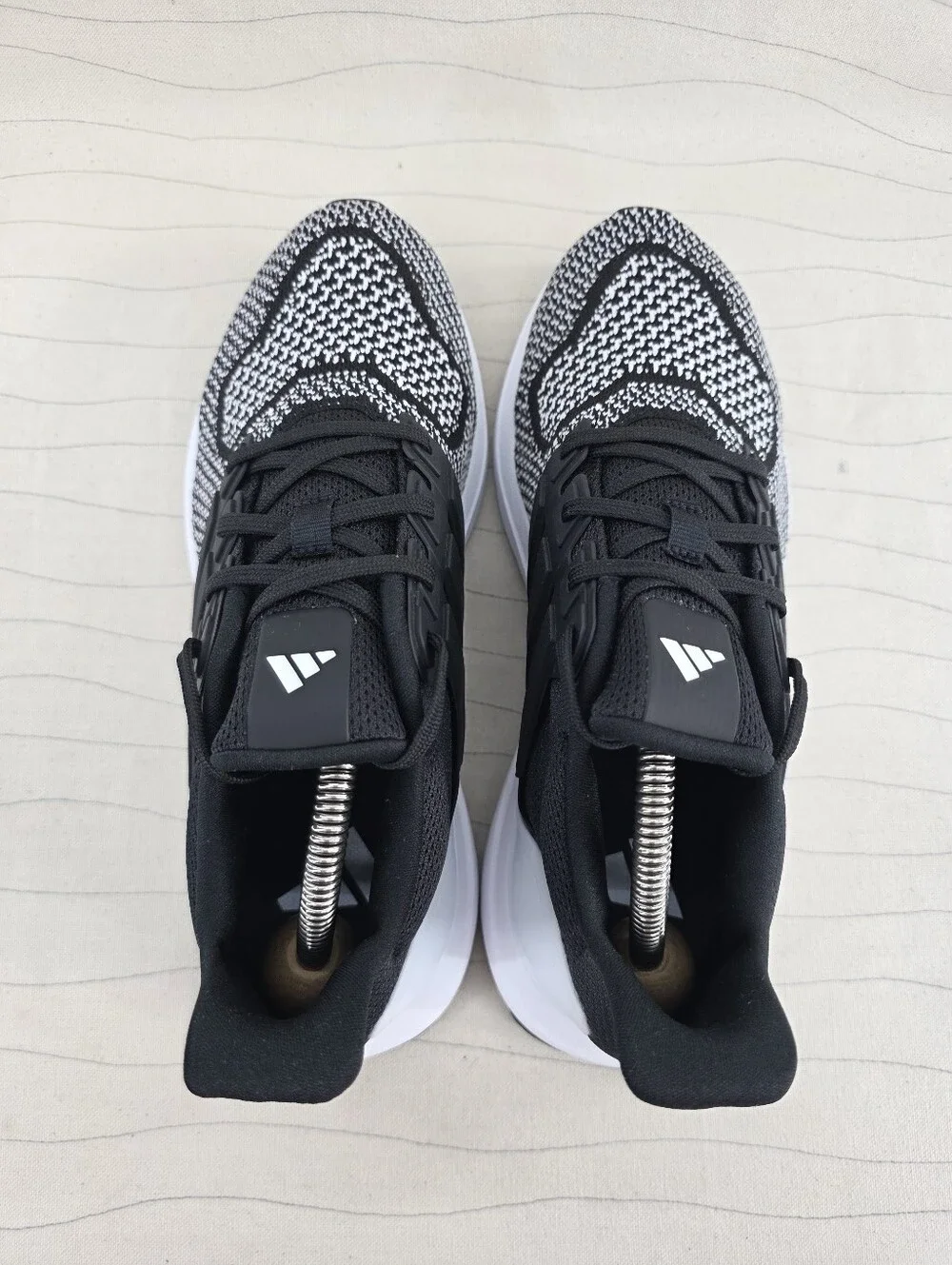 Adidas Mens Ultradream DNA Black White Athletic Sneakers Shoes JS0313 Size 8 EUC